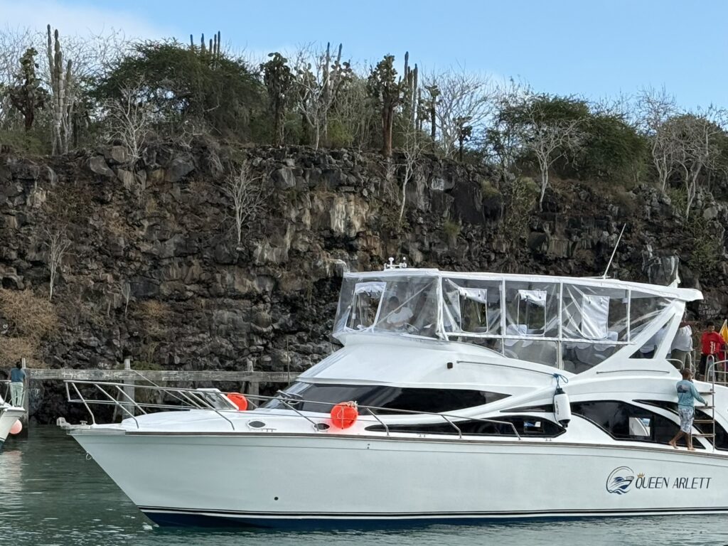 Explora la Diversidad de Actividades en las Islas Galápagos 1 IMG 6718
